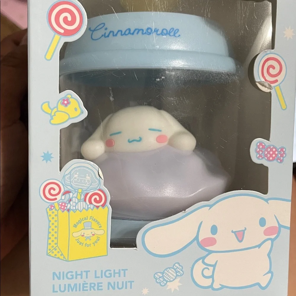 Sanrio Cinnamoroll Figurine in Light Blue & Cream